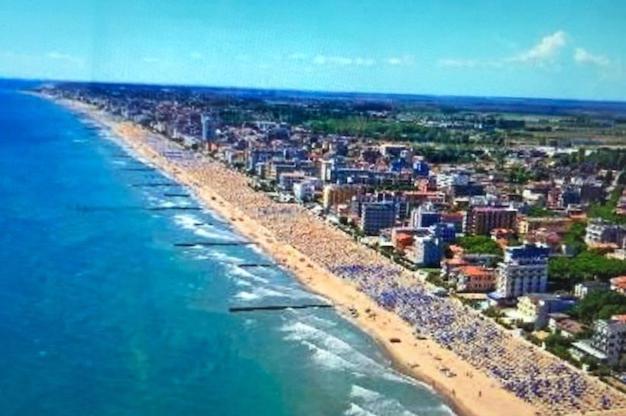 Residence Alba D'Oro Solo Famiglie Lido di Jesolo Exterior foto